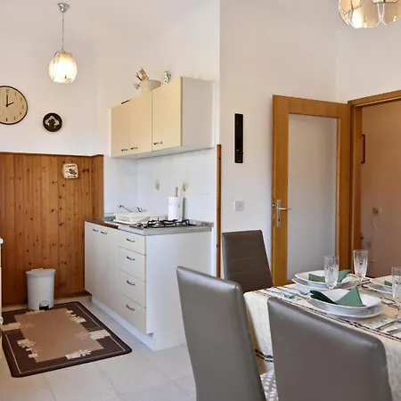 With A Parking Space - 22482 Umag